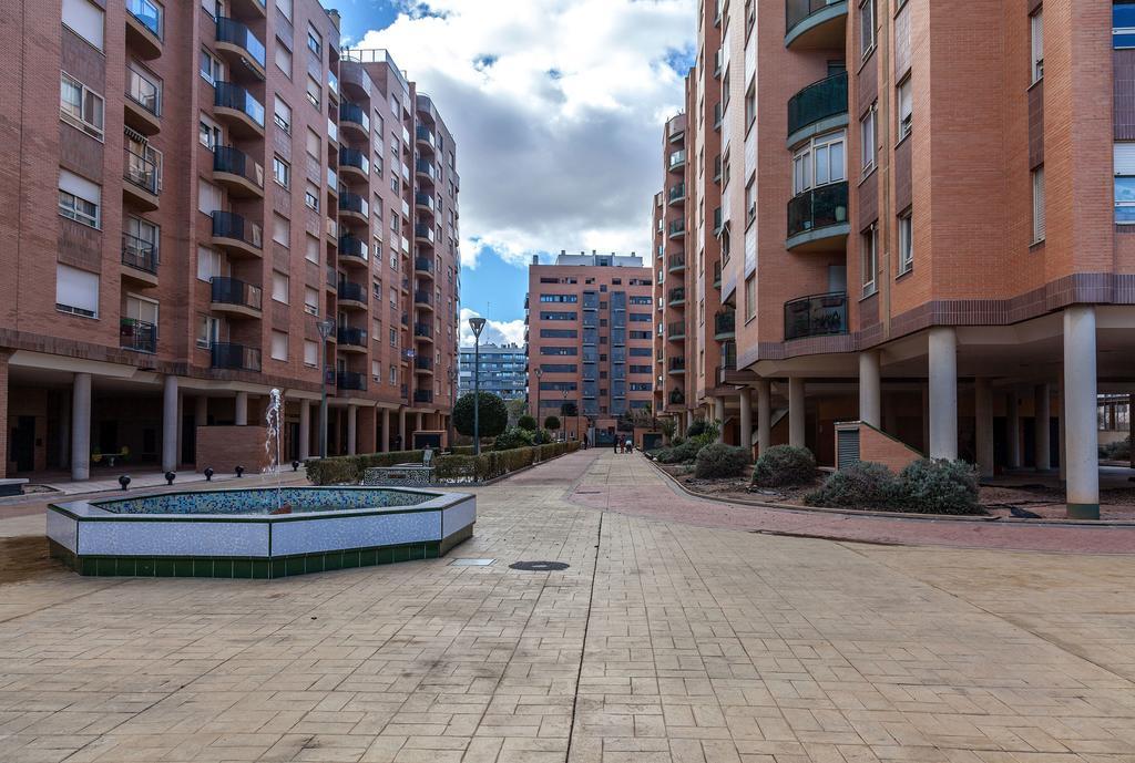 Valencia Flat Rental Swim And Paddle Room photo