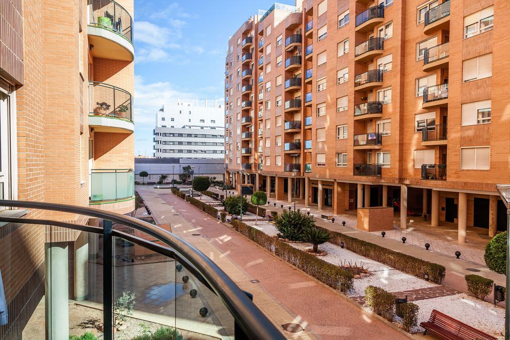Valencia Flat Rental Swim And Paddle Room photo